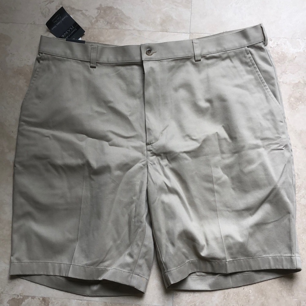 New Men’s shorts. JosA Bank. Size 42 Khaki color